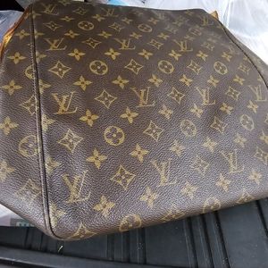 A Louis Vuitton  purse